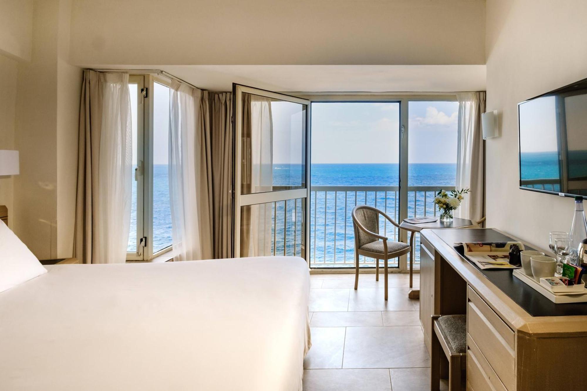 The Diplomat Hotel Sliema Room photo